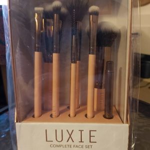 Luxie Complete Face Set Rose Gold Makeup Brushes